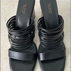 Via Spiga Chunky high heel New without tags black strappy sandal